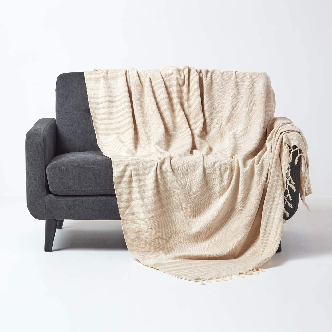 Homescapes Chenille-Tagesdecke, beige, Wohndecke 150 x 200 cm, Sofaüberwurf/Plaid aus 100% Baumwolle