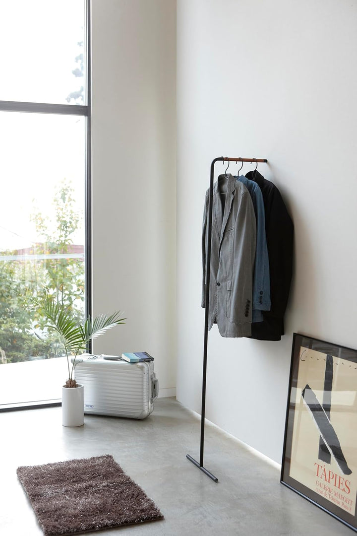 YAMAZAKI home Leaning Slim Kleiderbügel – Hängeregal Organizer für Wand schwarz, One Size, 7551, Sch