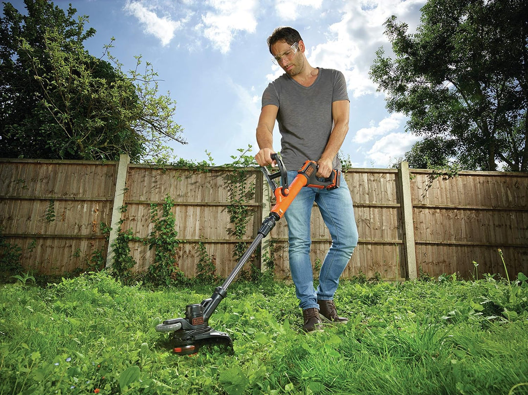 Black+Decker Akku-Rasentrimmer (18V 2,0Ah, 28 cm Schnittbreite, Powercommand Easy Feed, inkl. Akku u