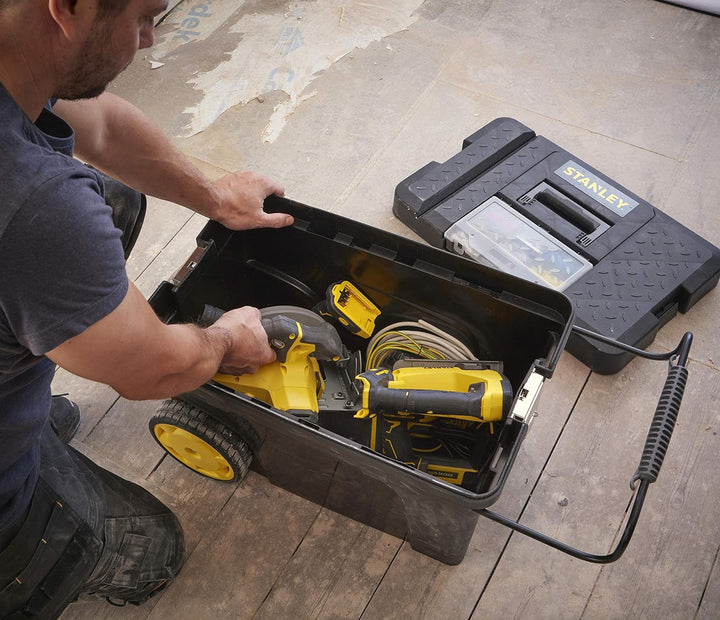 Stanley Mobile Montagebox (60,3 x 37,5 x 43 cm, Volumen 53l, geräumiges Hauptfach für Elektrowerkzeu