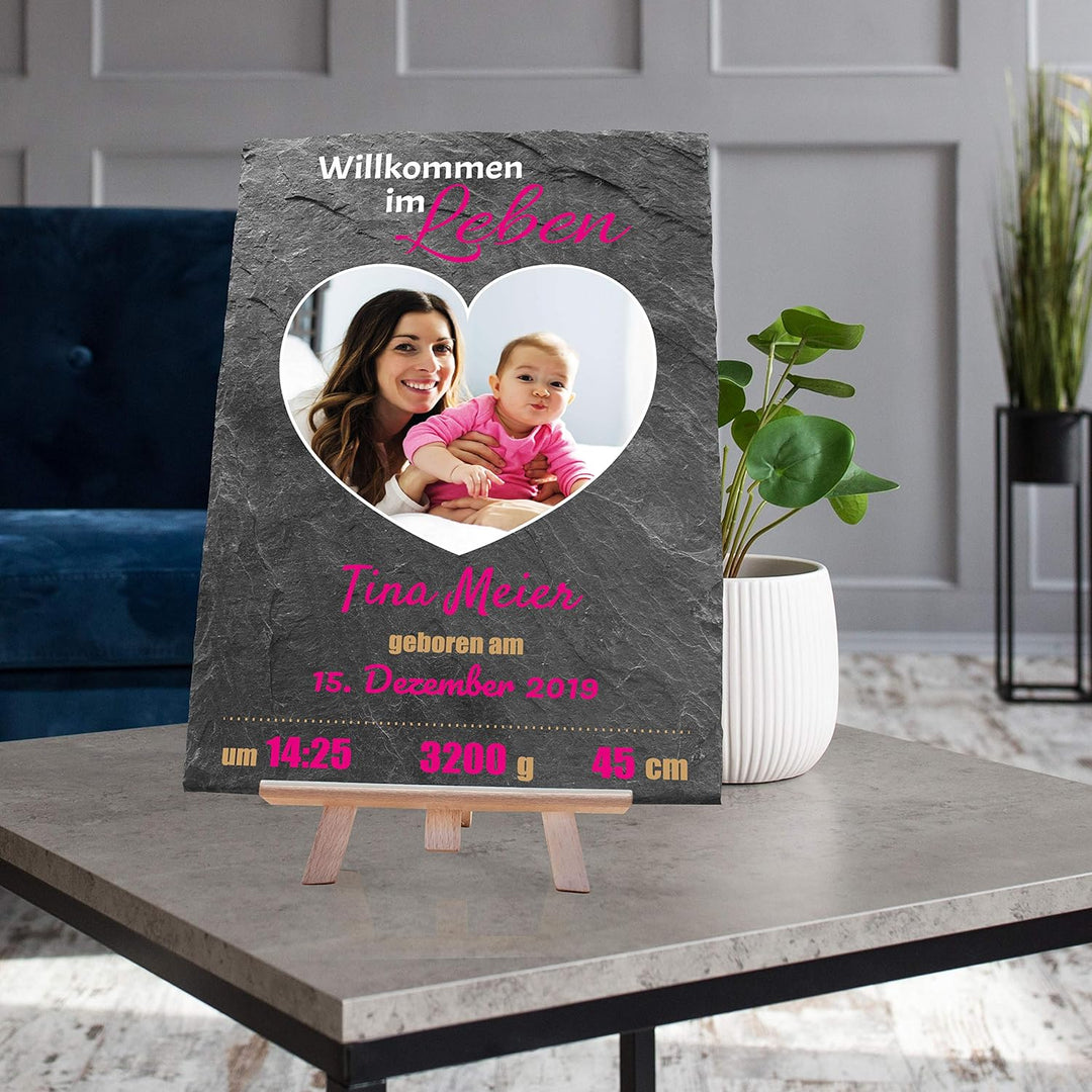 wandmotiv24 Personalisierbare Schiefertafel als Geschenk zur Geburt, 20 x 30 cm, Staffelei, Foto & G