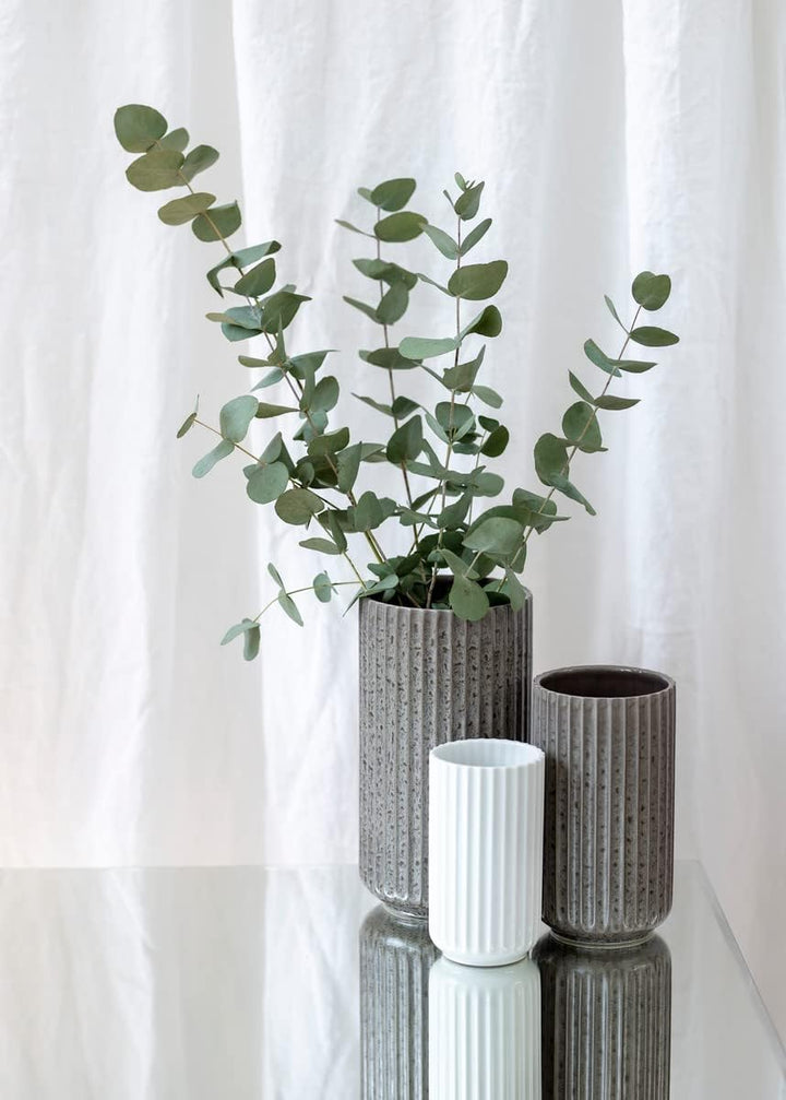DANMARK LYNGBY Lyngbyvase aus Porzellan, hohe Vase mit Rillen, Zylinder Blumentopf in Hellgrau, 20.5