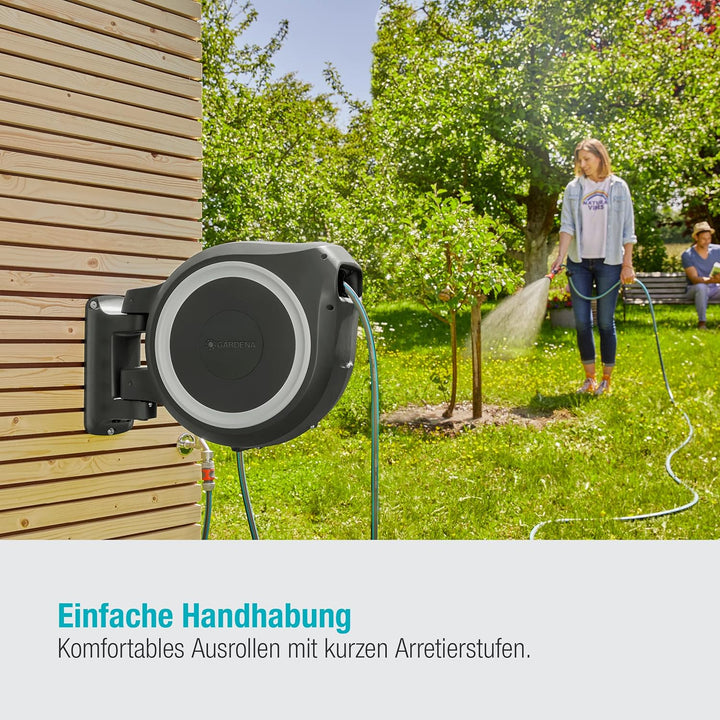 Gardena Wand-Schlauchbox RollUp L (weiss) 30 m: mit ecoPulse Spritze, Schwenkbare Schlauchbox, integ