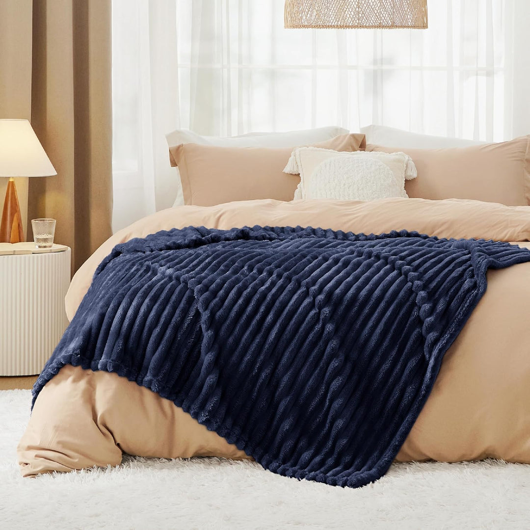 BEDSURE Kuscheldecke für Zimmer Deko - Wolldecke & Fleecedecke, Sofadecke, Weiche Warme Grobe Kordde