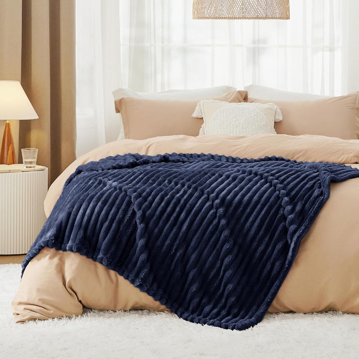 BEDSURE Kuscheldecke für Zimmer Deko - Wolldecke & Fleecedecke, Sofadecke, Weiche Warme Grobe Kordde