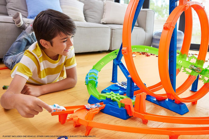 Hot Wheels Track Set, Episches Crash-Rennen mit 5 Crash-Zonen, motorisiertem Beschleuniger und 1 Aut