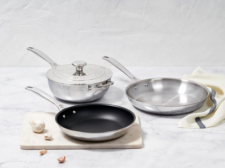Le Creuset Antihaftbeschichtete flache Pfanne aus 3-ply PLUS Edelstahl, 26 cm, 96600226000000 26 cm