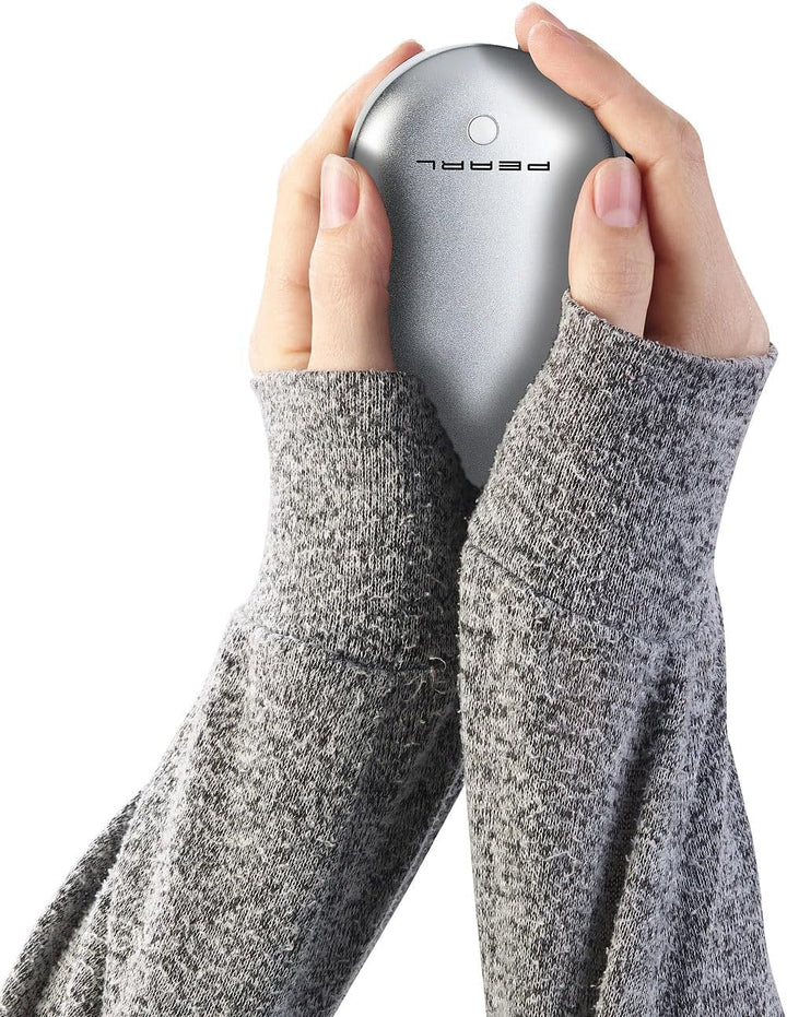PEARL Taschenwärmer aufladbar: 2er-Set 2in1-Powerbanks mit Handwärmer, 4.000 mAh, 3 Temperaturstufen