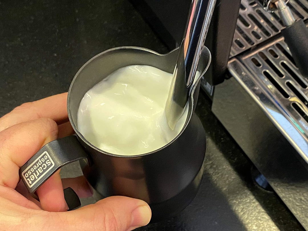 scarlet espresso | Milchkännchen »L'Art Profi« für Latte Art; aus 18/10 Edelstahl mit Antihaftbeschi