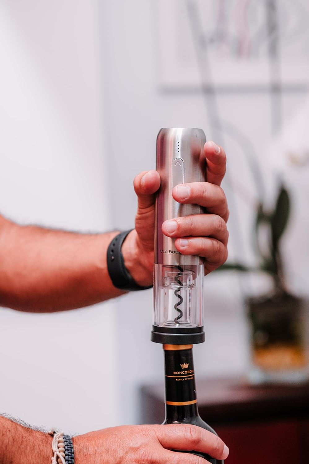 Vin Bouquet FID 004 - Elektrischer Korkenzieher Compact , einschliesslich Kapselschneider und Ladege