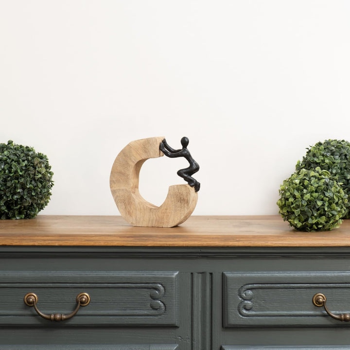 Moritz Skulptur I Wir räumen den Weg frei I 18,5 x 6 x 19 cm I Holzdeko I Skulpturen Deko I Modern I