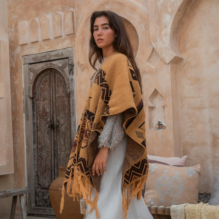 Made by Nami Poncho Damen Umhang Beige Boho Style Festival Accessoires, Beige