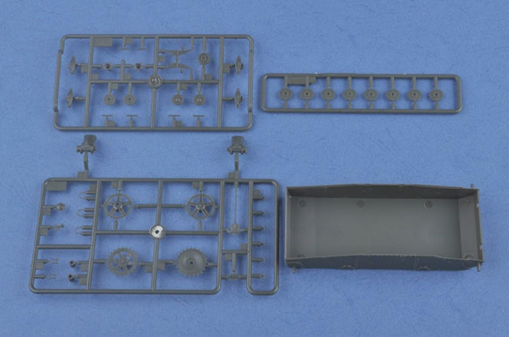 Hobby Boss 82499 Modellbausatz Soviet AT-1 Self-Propelled Gun