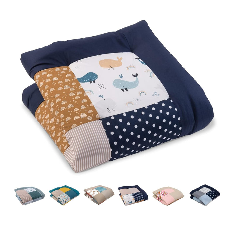 ULLENBOOM ® Krabbeldecke für Baby 80x80 cm gepolstert Wale (Made in EU) - Baby Krabbeldecke mit 100%