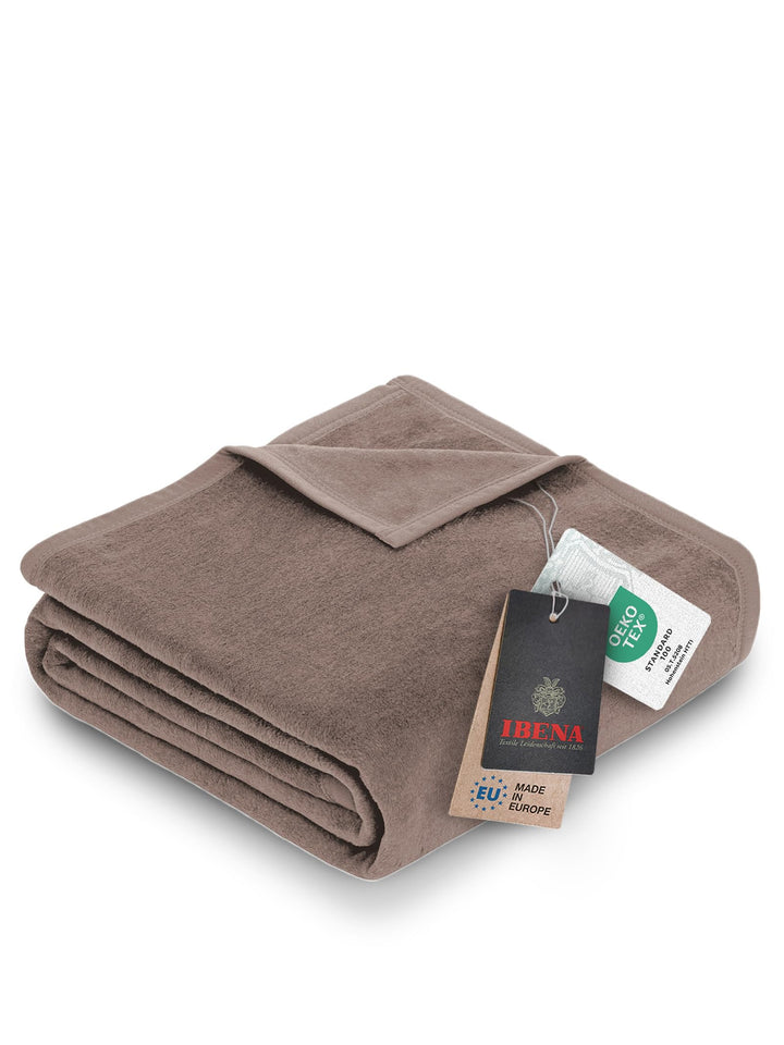 Ibena Porto xl Decke 180x220 cm – Baumwollmischung weich, warm & waschbar, Tagesdecke taupe einfarbi