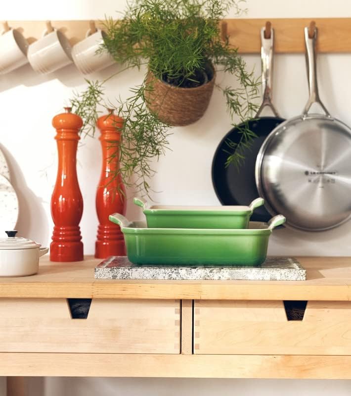 Le Creuset Classic Salzmühle, Gross, Robuster ABS-Kunststoff, Korrosionsbeständig, 518 g, Ofenrot, 9