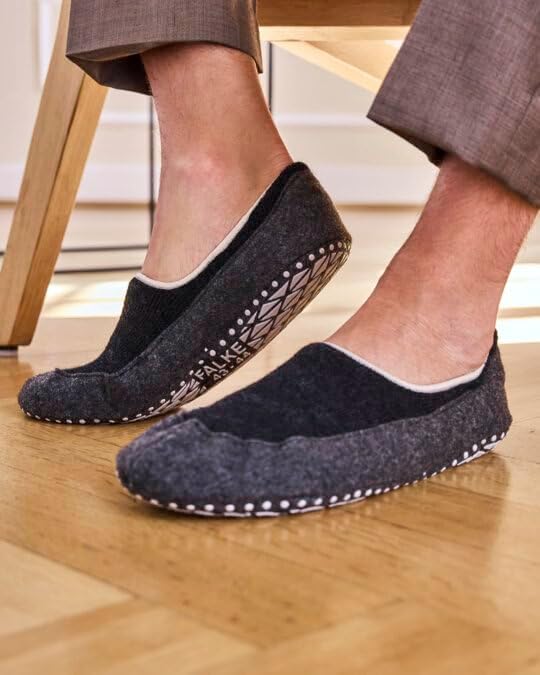 FALKE Herren Cosyshoe Invisible Stoppersocken rutschhemmende Noppen auf der Filzsohle Füsslinge komf