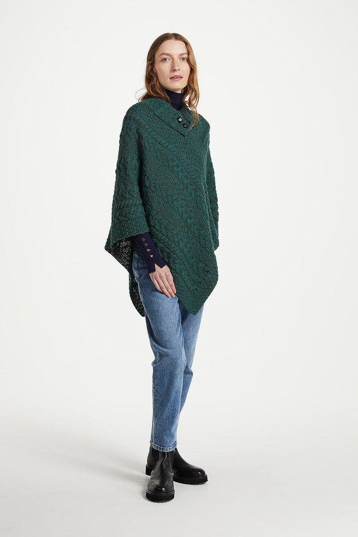 Irischer Aran Poncho Strickponcho Umhang Wollponcho aus 100% Merinowolle für Damen Einheitsgrösse Co