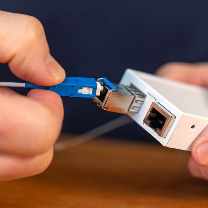 Lightera Home Fiber Kit – Erstellen Sie eine nahezu unsichtbare Kabelverbindung für WLAN, Streaming,