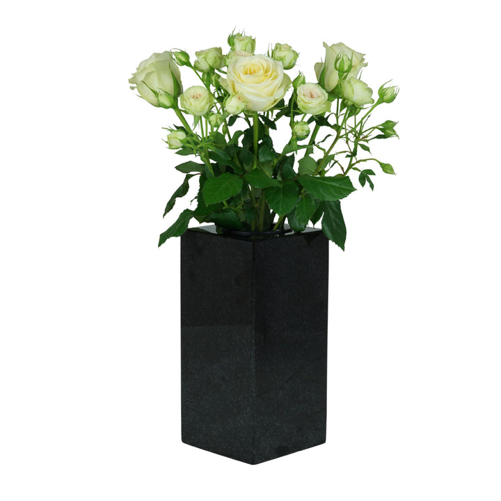 designgrab Cube-medium Designer Grabvase aus Granit Schwedisch Black