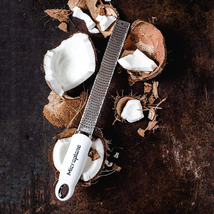 Microplane Premium Classic Zitrusschaber und Parmesan-Käsereibe, Weiss citrus and grating Weiss/Opul