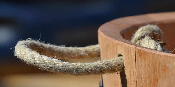 Temesso Holzfass als Pflanzkübel, Weinfass halbiert geschliffen und geölt mit silbernen Ringen (D70c