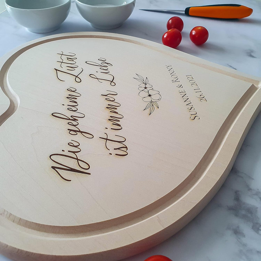 Schneidebrett Personalisiert aus Holz mit Gravur - Holzbrett Herzform als Geschenk zum Valentinstag,