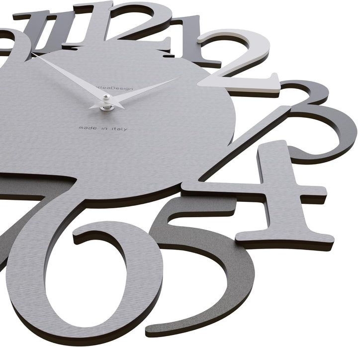 CalleaDesign Russell Wanduhr Nadelstreifen Quarzgrau Weiss Elegantes Originelles Hochwertig 45 cm Mo