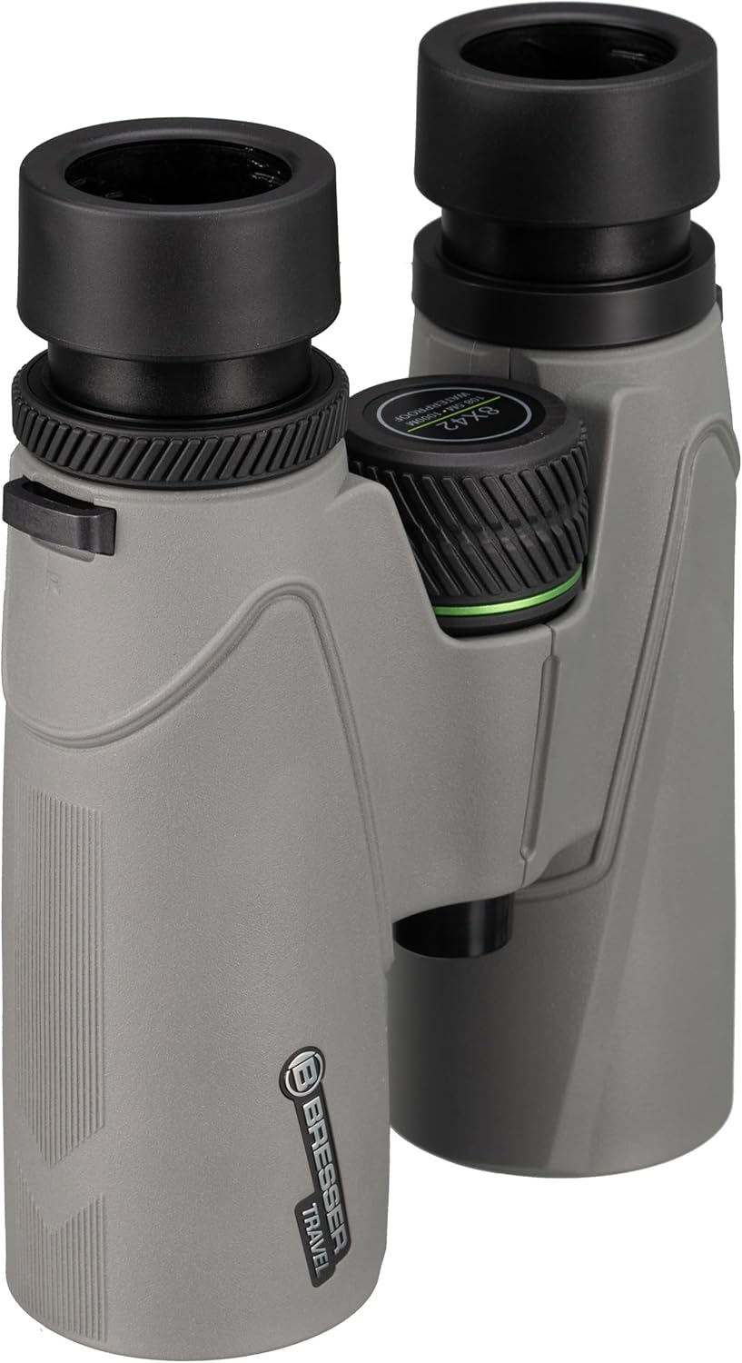 Bresser Fernglas Travel 8x42, 8X Vergrösserung, 42 mm Objektiv, BaK-4 Prismen, wasserdicht IPX7, Sti
