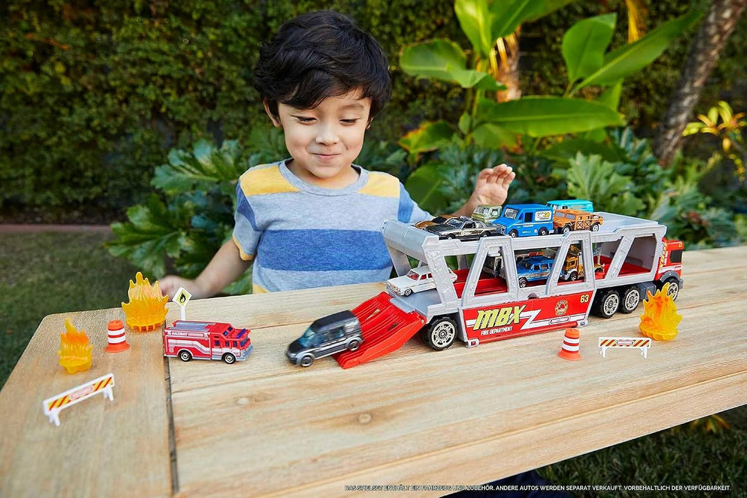 Matchbox HHJ12 - Feuerwehr-Rettungswagen Spielset, 1 Feuerwehr- Fahrzeug, Platz für 16 Autos, leicht
