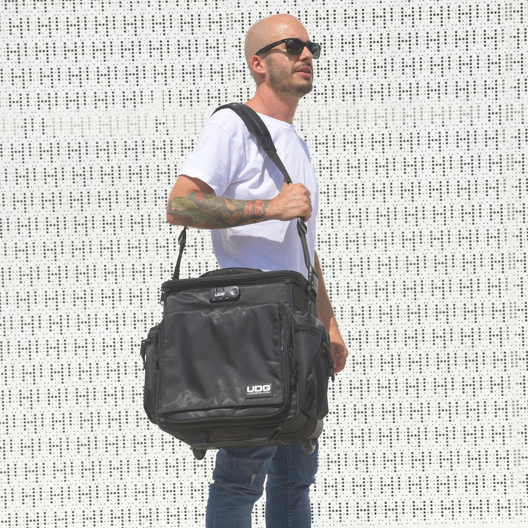 UDG Ultimate Sling Bag Deluxe schwarz, Schwarz