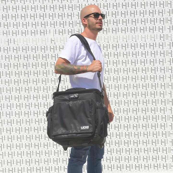 UDG Ultimate Sling Bag Deluxe schwarz, Schwarz