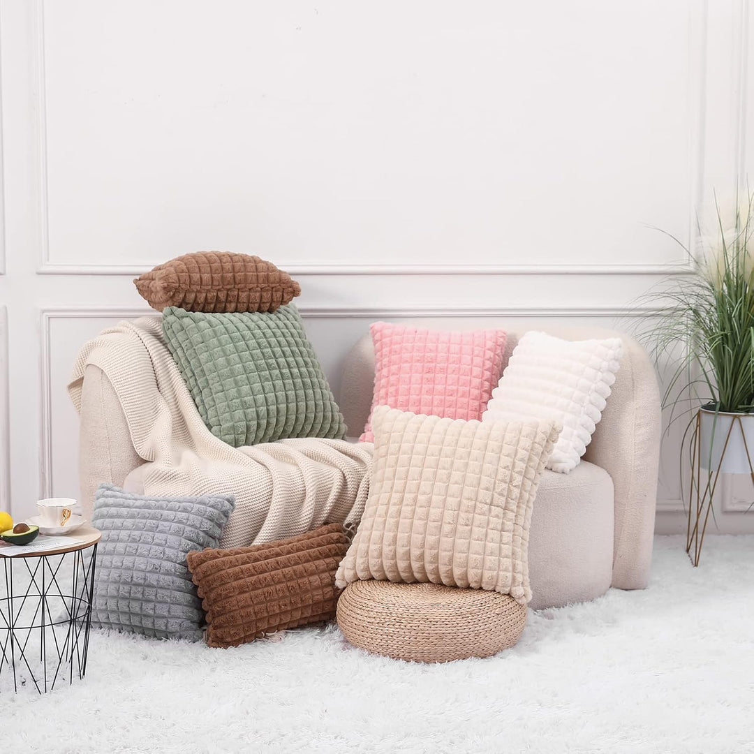 Mandioo 2er Set Super Soft Plüsch Faux Pelz Dekokissen Kissenbezüge 50x50 cm Braun, Plaid Textur Mod