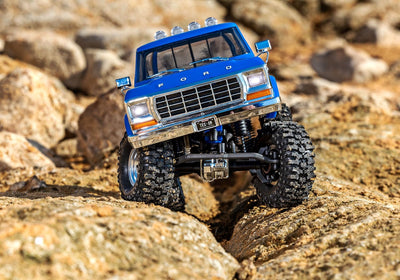 TRAXXAS TRX-4M Ford F150 blau 4x4 Lifted 1/18 Crawler RTR Brushed, mit Akku und USB Ladegerät