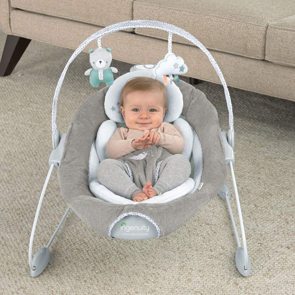 Ingenuity Pemberton, automatische Babywippe mit zwei Stufen, Sicherheitsgurt, luftdurchlässigem Mate