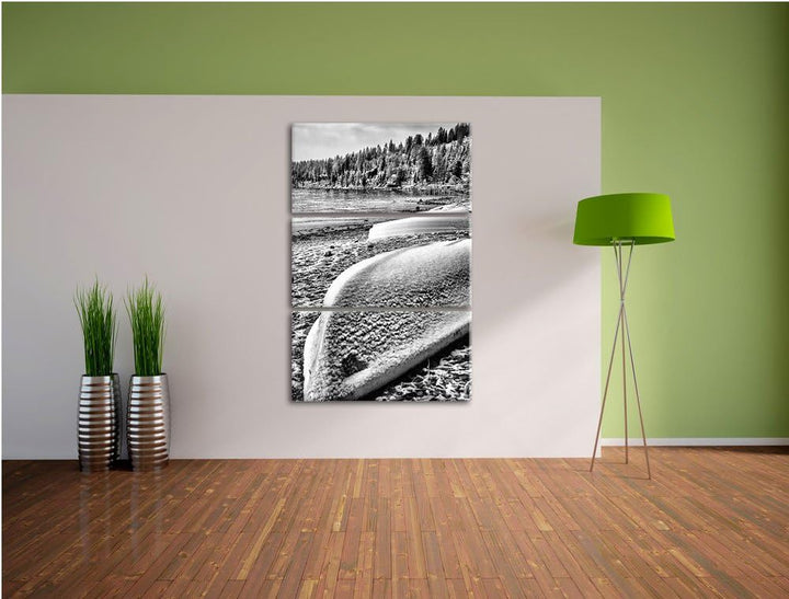 Pixxprint Monocrome, zugeschneite Boote im Winter 3-Teiler Leinwandbild 120x80 Bild auf Leinwand