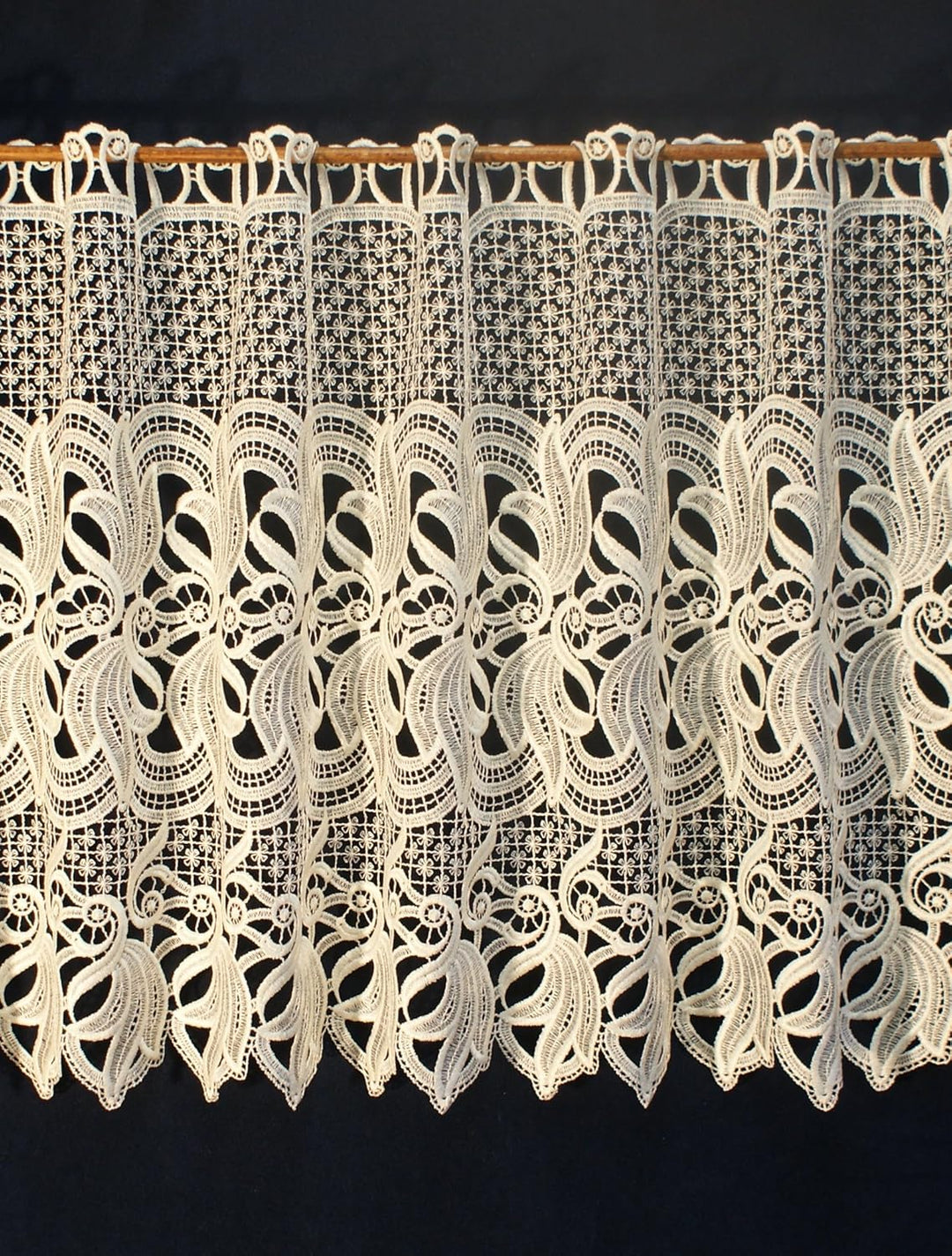 Plauener Spitze by Modespitze, Store Bistro Gardine Scheibengardine mit Stangendurchzug, hochwertige