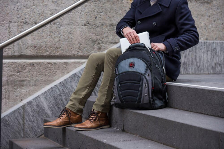 WENGER Synergy Laptop-Rucksack mit Tablet-Fach, Notebook bis 16 Zoll, Tablet bis 10 Zoll, Organizer,