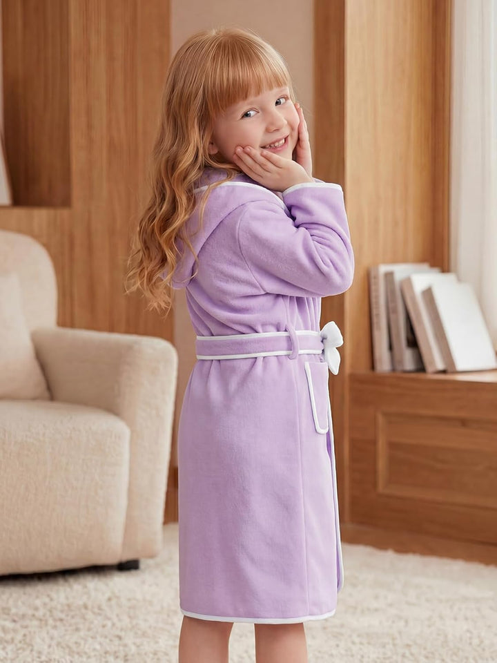 JiAmy Kinder Bademantel mit Kapuze Coral Fleece Leicht Morgenmantel mit Kontrastband Weich Saugfähig