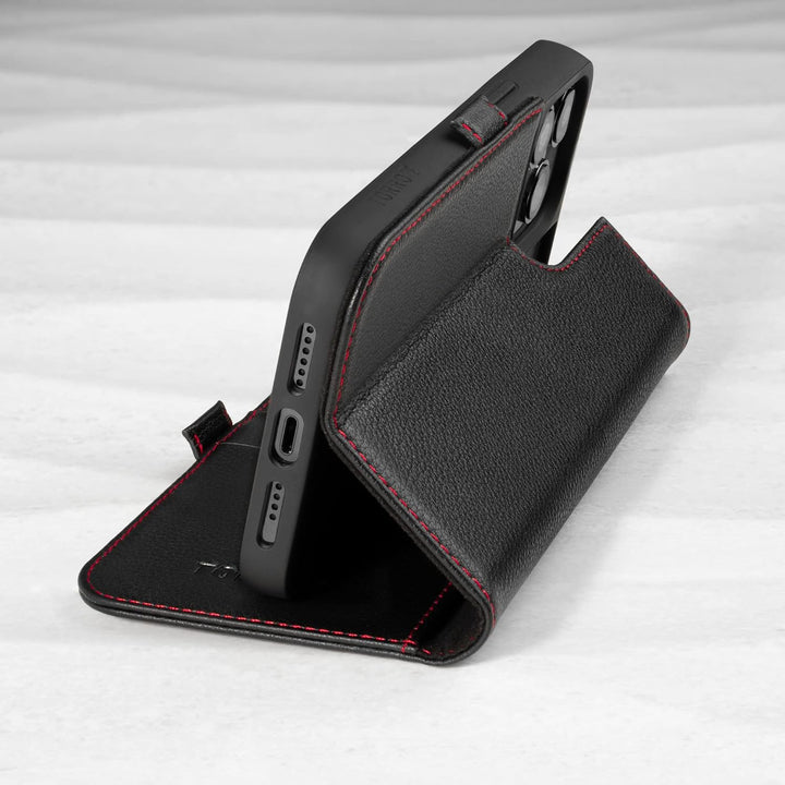 TORRO Hülle kompatibel mit iPhone 14 Pro Max - Echt Lederhülle mit Kartenfächern, Standfunktion und