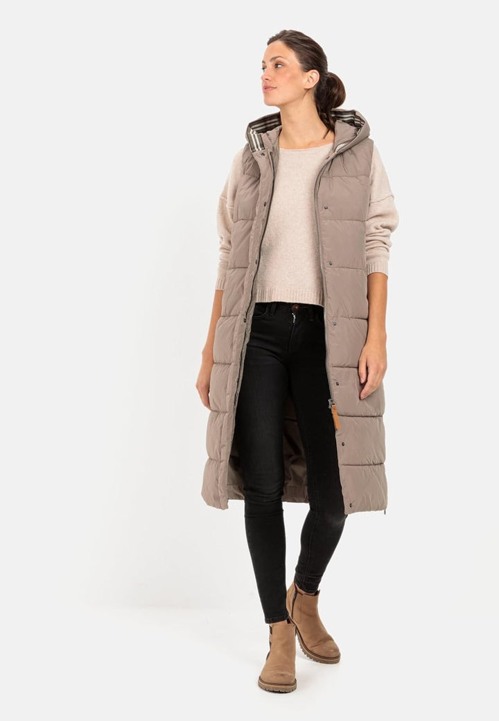 camel active Damen Lange Steppweste aus recyceltem Polyester, Braun