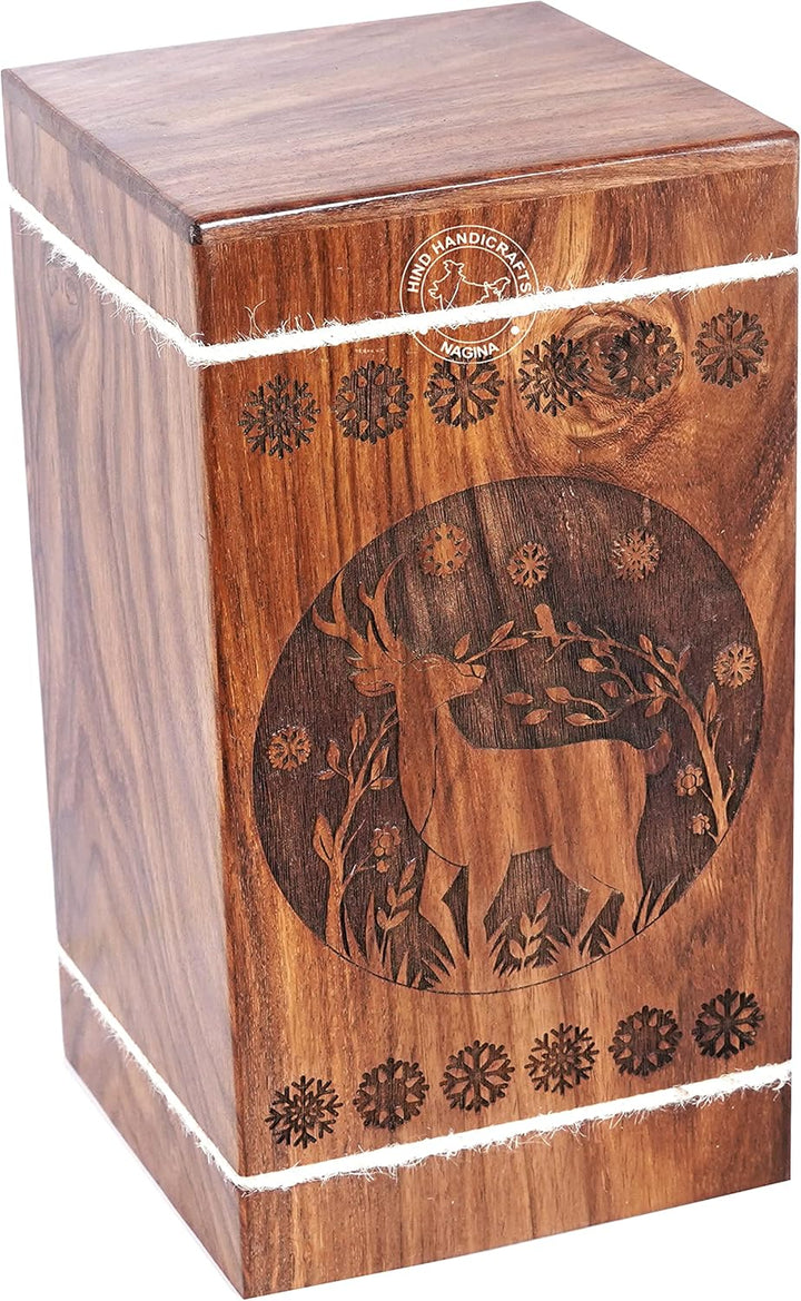 Handgefertigte Holzurne mit floraler Gravur für menschliche Asche für Erwachsene, gross – Buck Deer
