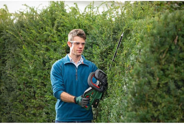 Taille haies sans fil UniversalHedge Cut 18-55 Avec 2 Batteries Bosch
