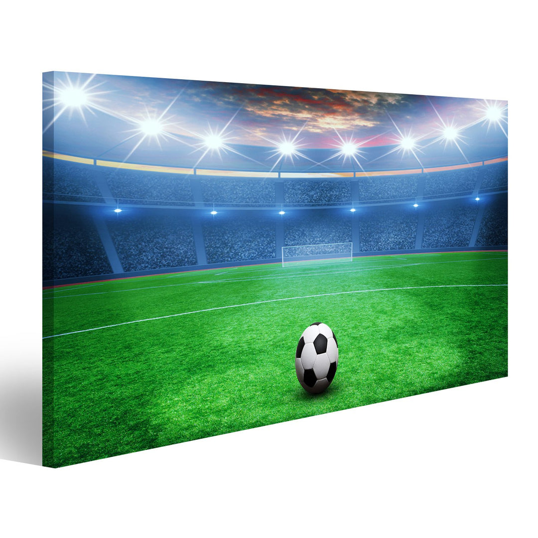 Bild auf Leinwand Fussball Auf Grünem Stadion Arena In Nachtbeleuchteten Hellen Scheinwerfern Wandbi