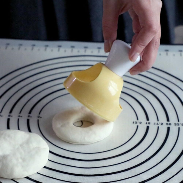 Namvo Kreatives Donut-Maker-Backwerkzeug aus Kunststoff – Einfache Donut-Form für selbstgemachte Don