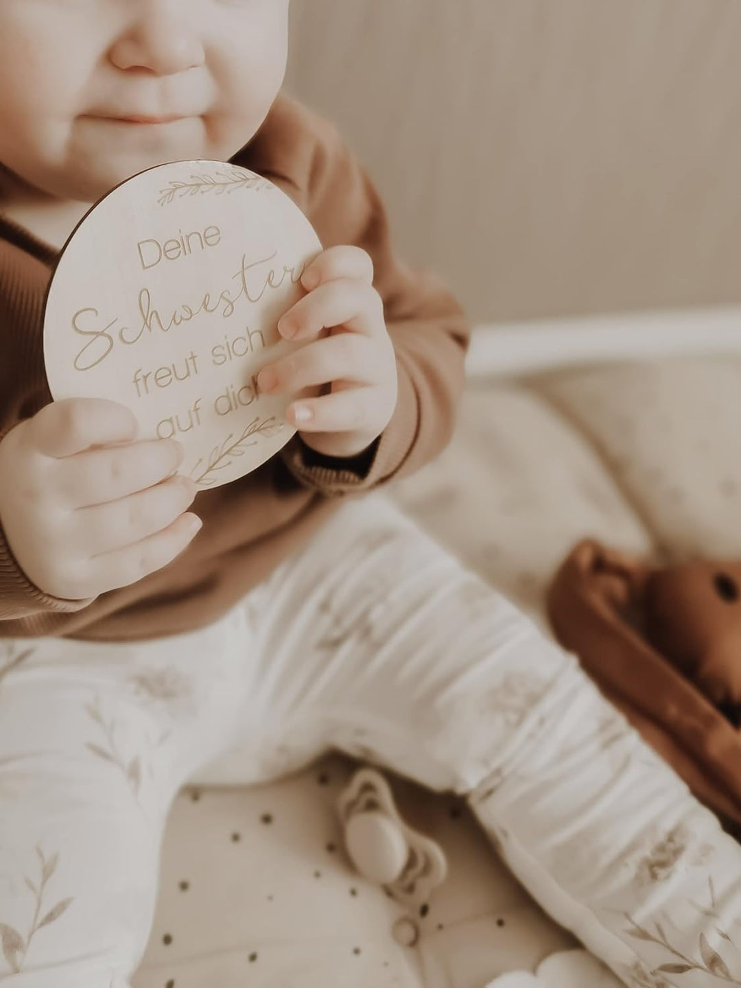 OLGS Holz Baby Meilensteinkarten 40 Meilensteine inkl. Stoffbeutel | Geschenkidee für werdende Mütte