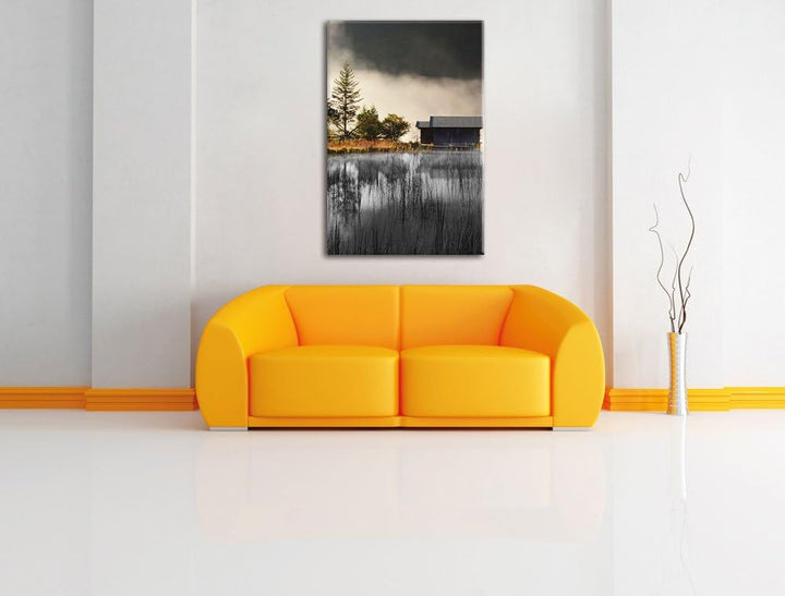 Pixxprint Häuschen am See mit Nebel / 100x70cm Leinwandbild bespannt auf Holzrahmen/Wandbild Kunstdr