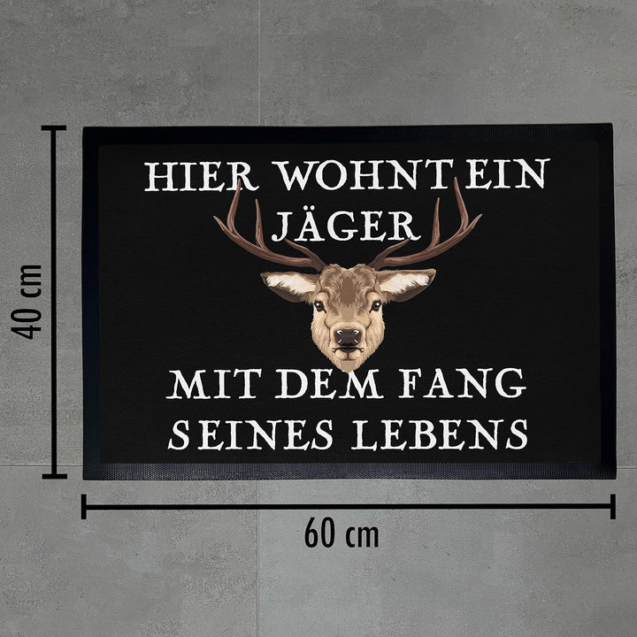 Trendation - Hier Wohnt EIN Jäger Fussmatte Geschenk für Jäger Lustiger Spruch Frundin Fussmatte 60x