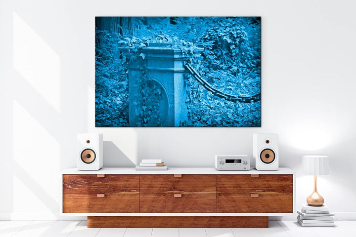 deyoli Efeu bewachsene Steinsäule Format 80x60 Effekt: Monocrome Blau als Leinwandbild, Motiv fertig