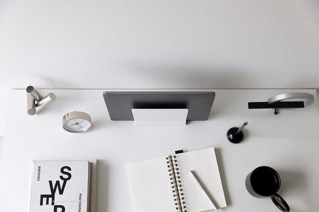 Yamazaki 4498 Tower Schlanker Laptop-Ständer, weiss, Stahl/Silikon/Polypropylen, Minimalistisches De